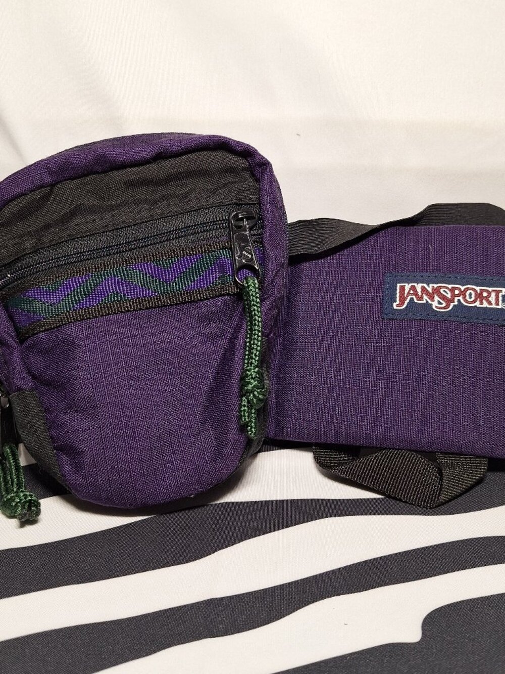 Jansport Belt Bag Fanny/Sling Pack Crossbody Bag Purple